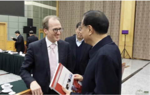 McKinsey Partner Hands Plan to Chinese Premier
